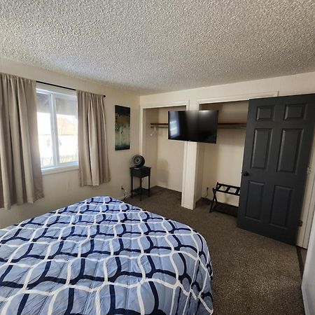 Newly Remodeled Relaxing Stay Near Downtown フェアバンクス エクステリア 写真