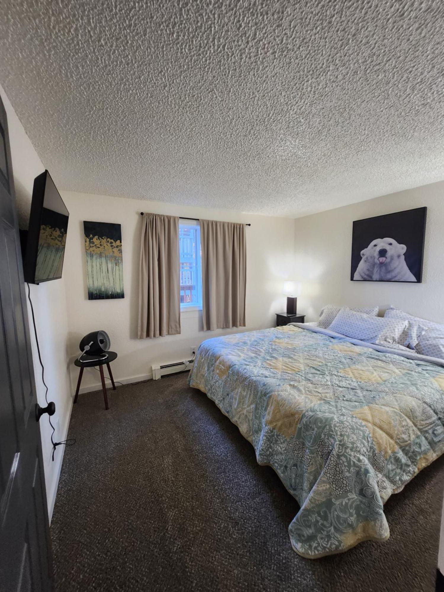 Newly Remodeled Relaxing Stay Near Downtown フェアバンクス エクステリア 写真