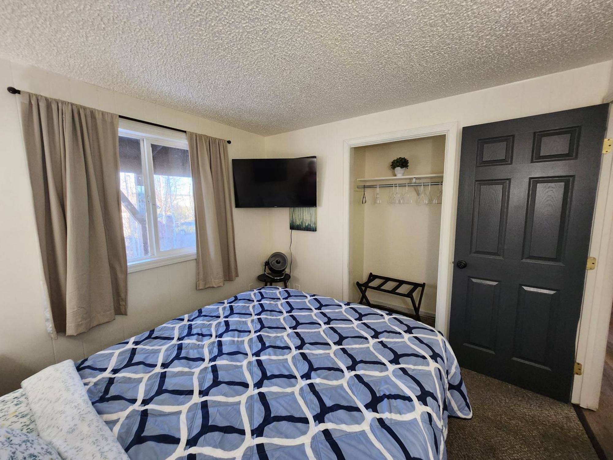 Newly Remodeled Relaxing Stay Near Downtown フェアバンクス エクステリア 写真